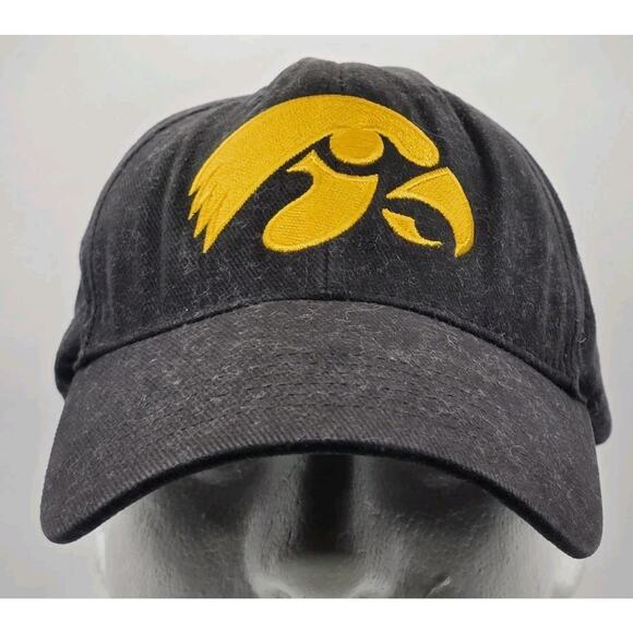 IOWA HAWKEYES NCAA Black‎ Hat Cap CAPTIVATING HEADGEAR Strapback Hook And Loop - Picture 1 of 9